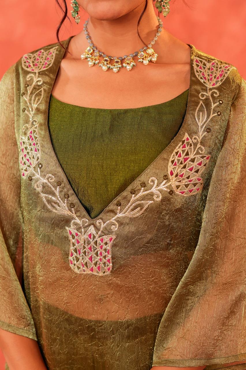 Chic and Comfortable: Embroidered Double-Layer Mehndi Tunic