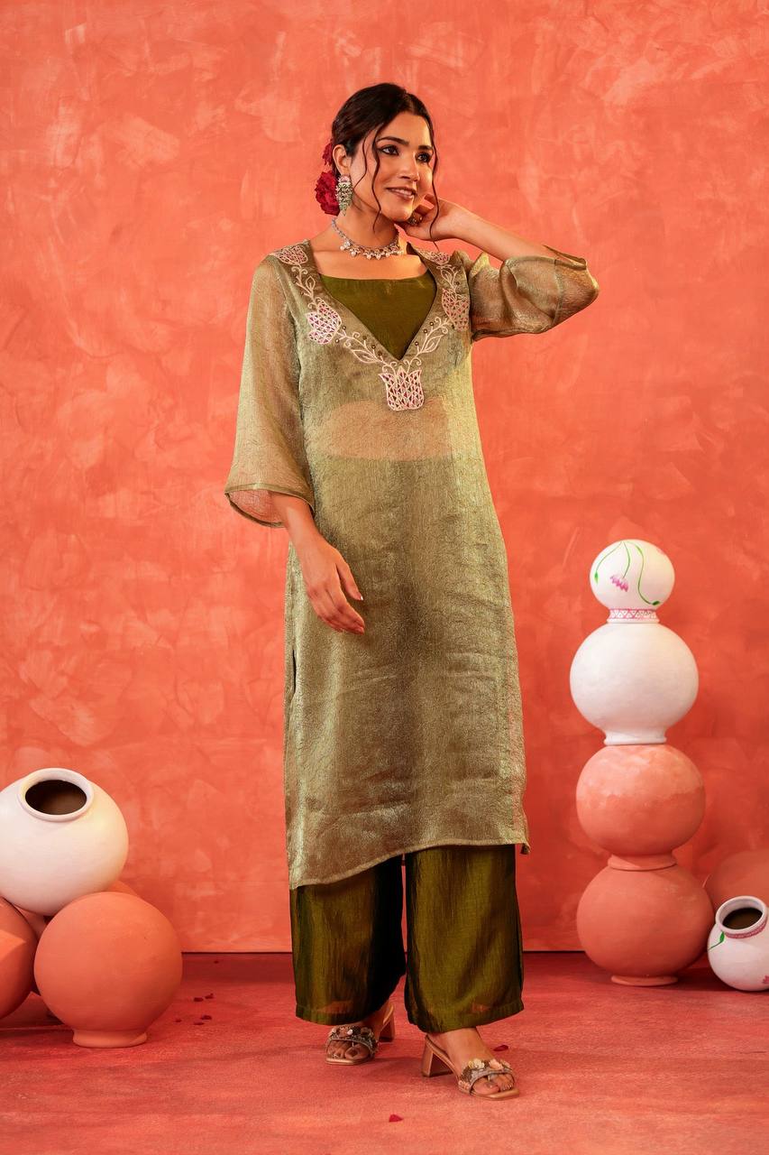 Chic and Comfortable: Embroidered Double-Layer Mehndi Tunic