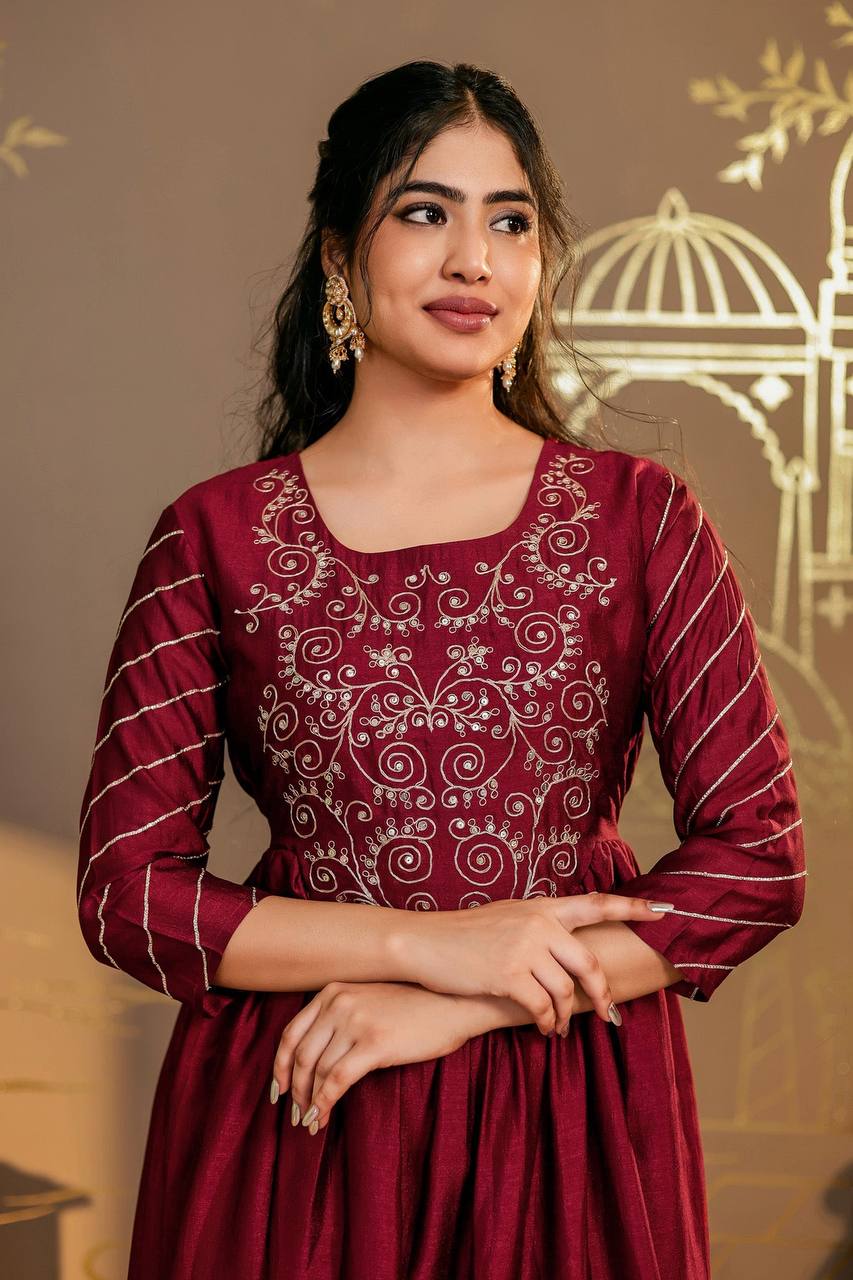 Floral Elegance: Embroidered Maroon Kurta Set for Special Events Luxurious Maroon Kurta Set with Dupatta for Celebrations