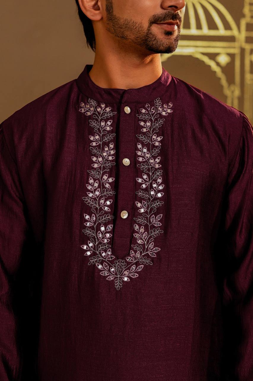 Regal Magenta Silk Kurta – Perfect for Festive Celebrations Elegant Hand-Embroidered Magenta Silk Kurta for Men