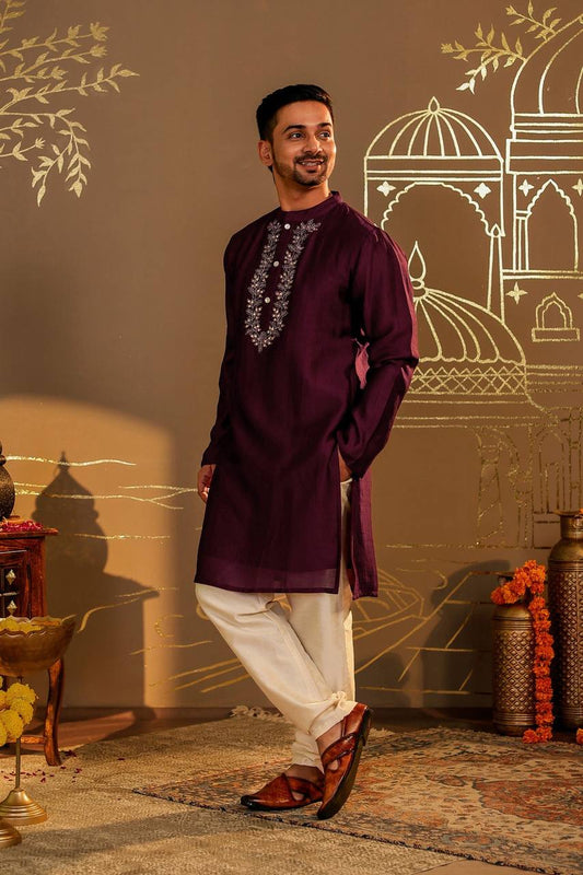 Regal Magenta Silk Kurta – Perfect for Festive Celebrations Elegant Hand-Embroidered Magenta Silk Kurta for Men