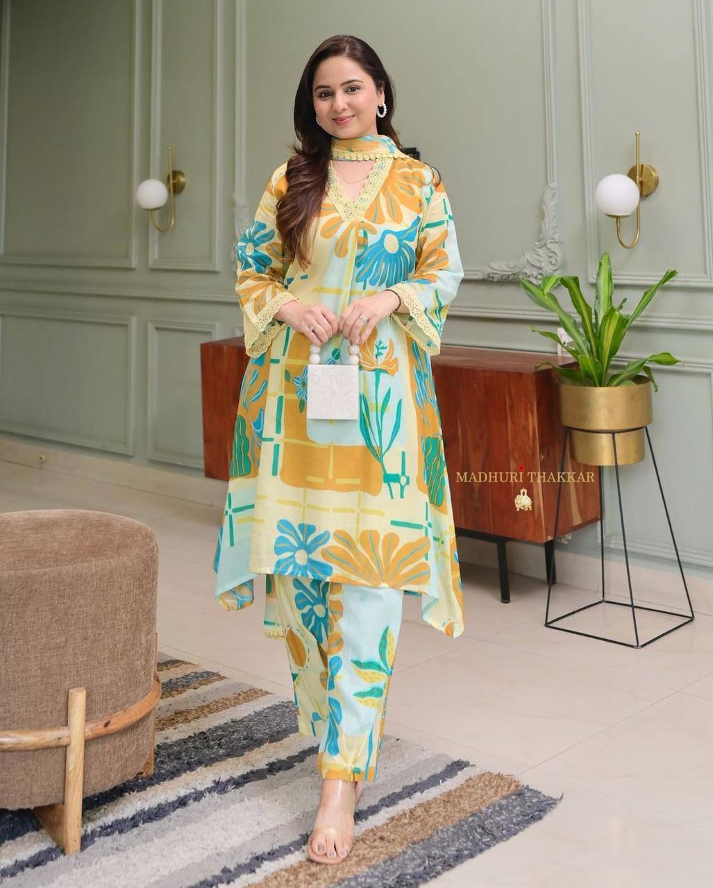 Abstract Floral Embroidered Cotton Suit Set – Timeless Elegance