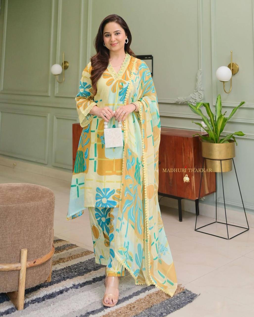 Abstract Floral Embroidered Cotton Suit Set – Timeless Elegance