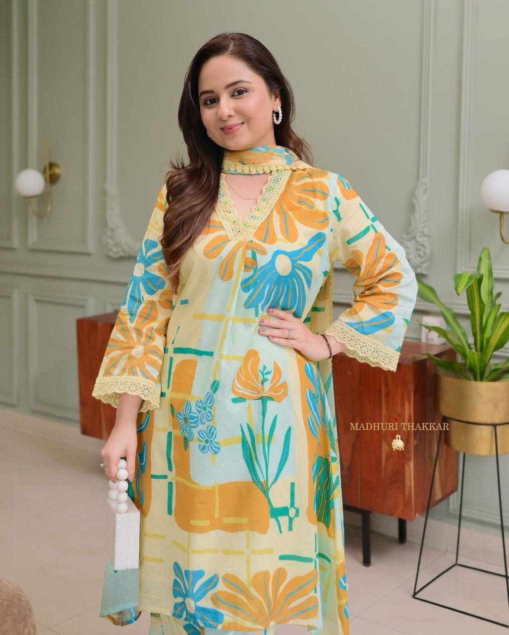 Abstract Floral Embroidered Cotton Suit Set – Timeless Elegance