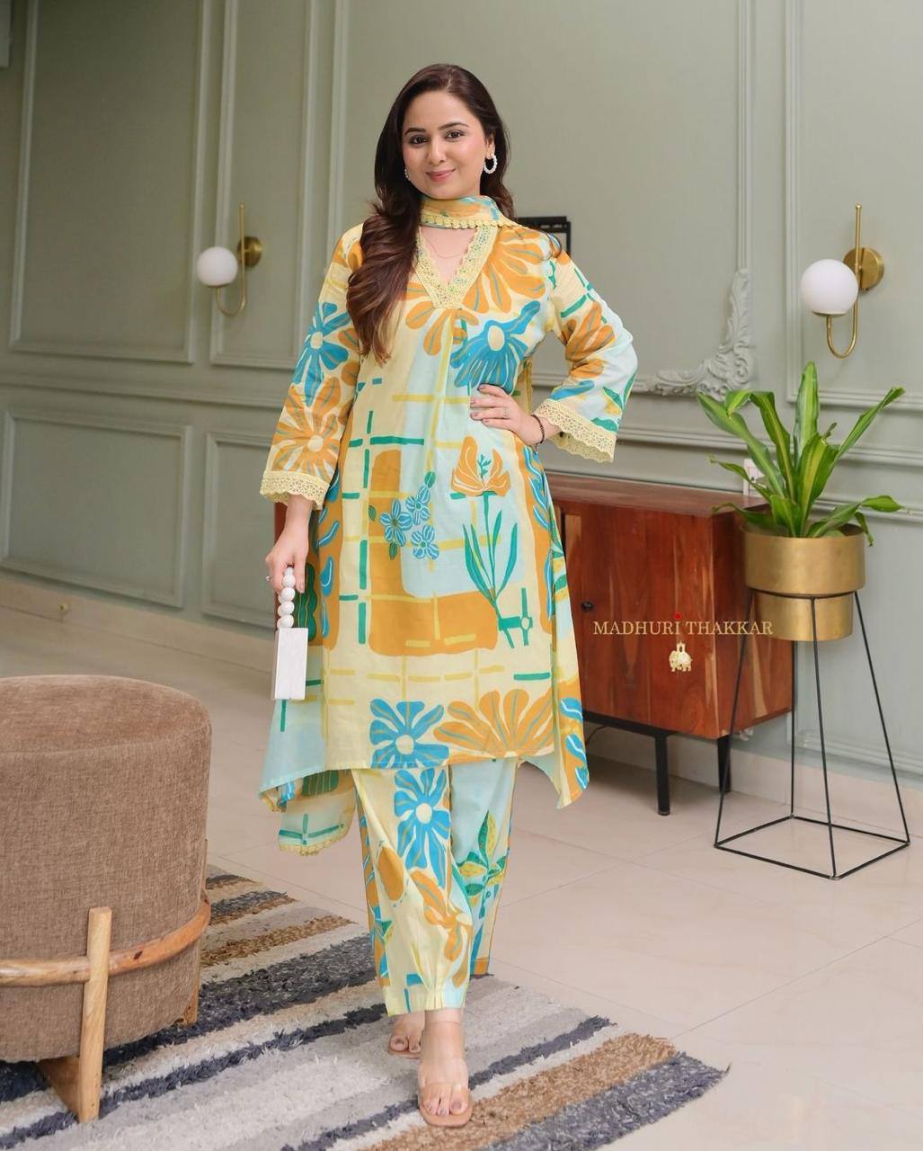 Abstract Floral Embroidered Cotton Suit Set – Timeless Elegance